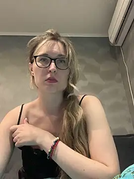 Snapshot of Jugira chatting on 09-23-25, 10:50 Jugira online show from 09-23-25, 10:50