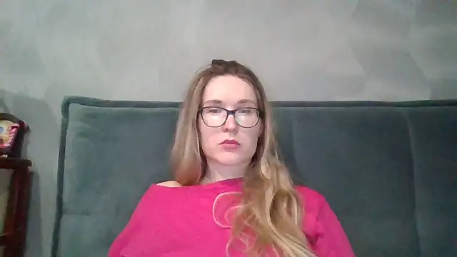 Snapshot of Jugira chatting on 09-30-25, 10:05 Jugira online show from 09-30-25, 10:05