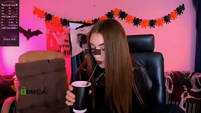 Snapshot of barbara_crazy chatting on 11-03-25, 09:57 barbara crazy online show from 11-03-25, 09:57