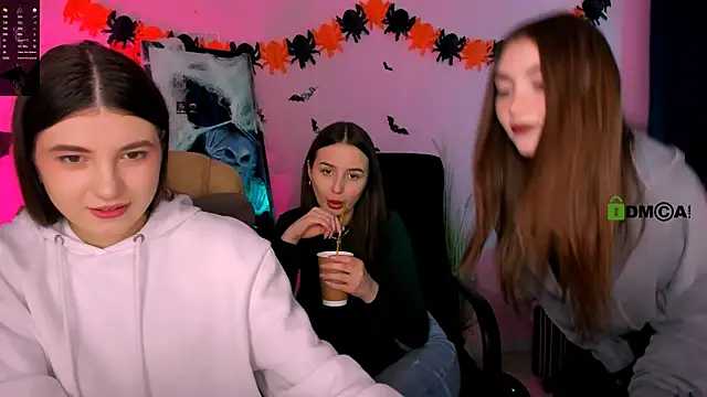 Snapshot of barbara_crazy chatting on 10-25-25, 08:46 barbara crazy online show from 10-25-25, 08:46