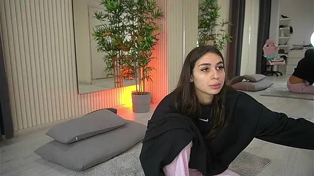 Snapshot of EmmaBlanco chatting on 02-10-26, 08:41 EmmaBlanco online show from 02-10-26, 08:41