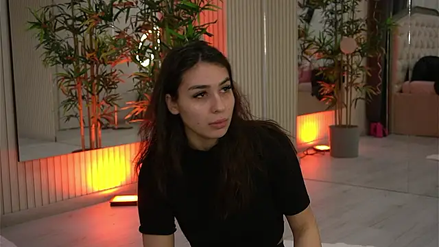 Snapshot of EmmaBlanco chatting on 02-20-26, 08:33 EmmaBlanco online show from 02-20-26, 08:33