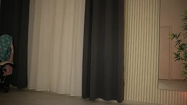 Snapshot of EmmaBlanco chatting on 02-26-26, 08:20 EmmaBlanco online show from 02-26-26, 08:20