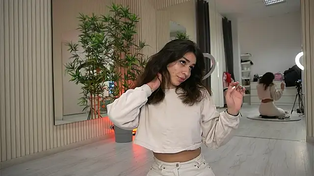 EmmaBlanco online show from 10-21-25, 07:24