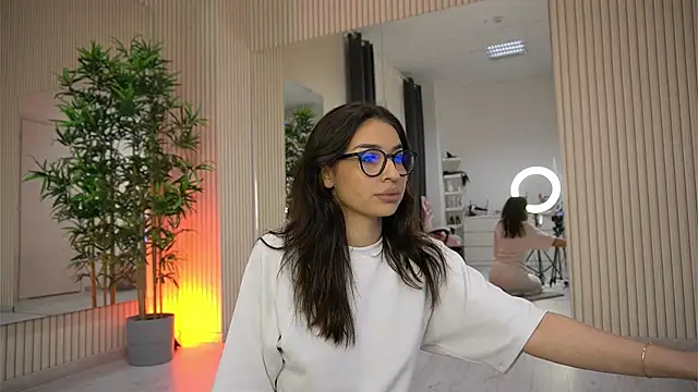 EmmaBlanco online show from 12-22-25, 08:42