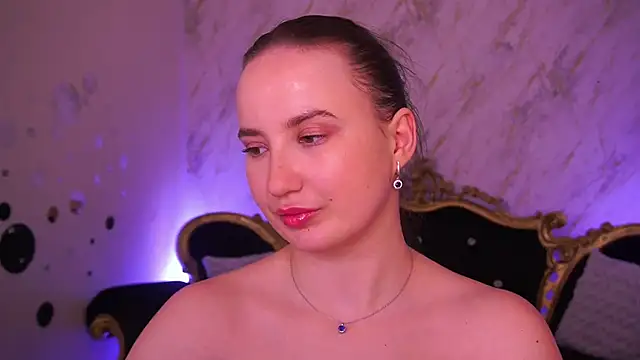 SofieBloom online show from 04-01-26, 02:57