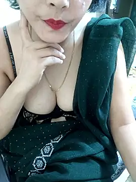 Snapshot of Pihu_Chopra chatting on 11-01-25, 04:23 Pihu Chopra online show from 11-01-25, 04:23
