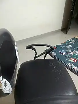 Snapshot of Pihu_Chopra chatting on 10-11-25, 03:24 Pihu Chopra online show from 10-11-25, 03:24