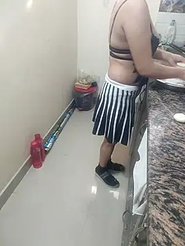 Snapshot of Pihu_Chopra chatting on 11-18-25, 03:21 Pihu Chopra online show from 11-18-25, 03:21