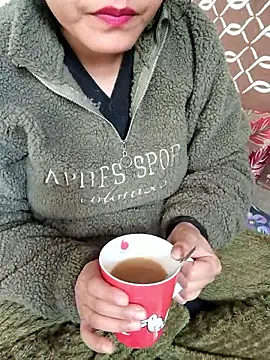 Snapshot of Pihu_Chopra chatting on 01-12-26, 05:25 Pihu Chopra online show from 01-12-26, 05:25
