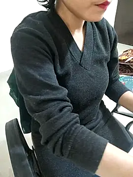 Snapshot of Pihu_Chopra chatting on 12-22-25, 02:39 Pihu Chopra online show from 12-22-25, 02:39