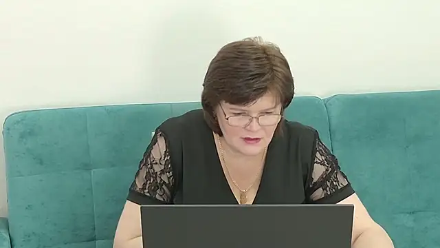 Sandra Sunrise online show from 11-28-25, 09:42