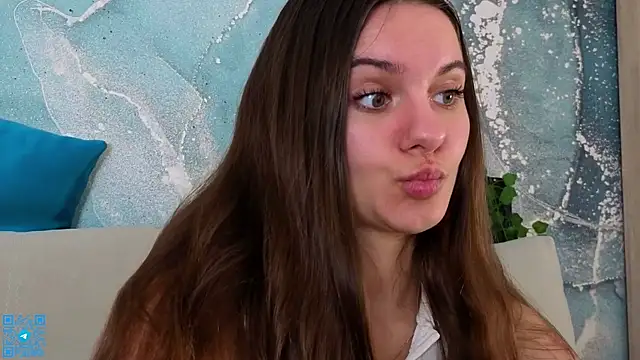 chloemilka online show from 06-11-26, 06:38