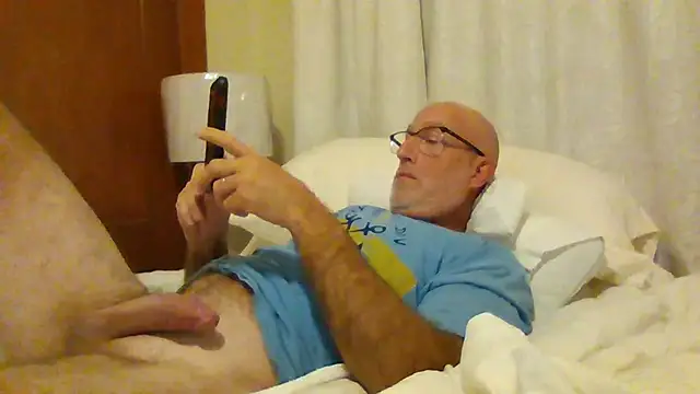 Snapshot of wolfi867 chatting on 10-14-25, 03:12 wolfi867 online show from 10-14-25, 03:12