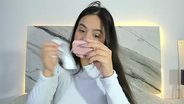 thamiina  online show from 09-19-25, 07:07