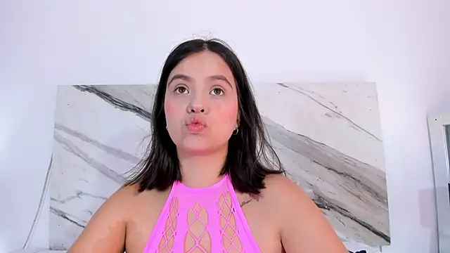 thamiina  online show from 10-28-25, 07:02