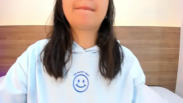 thamiina  online show from 04-17-26, 11:46