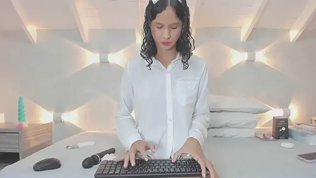 Princesita Sofia  online show from 10-21-25, 08:19