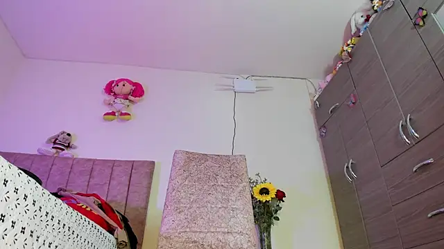 hot Dariana pantyhose online show from 02-09-26, 01:20