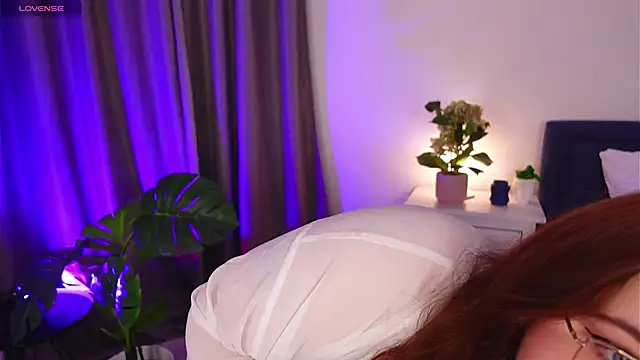 Neko Moor online show from 12-02-25, 08:43