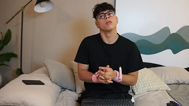 Ethan occonor online show from 10-05-25, 06:42