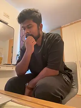 Snapshot of CrazyShashank chatting on 09-21-25, 03:28 CrazyShashank online show from 09-21-25, 03:28