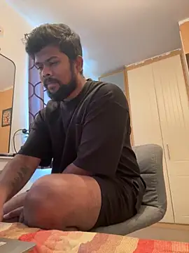 Snapshot of CrazyShashank chatting on 09-28-25, 12:56 CrazyShashank online show from 09-28-25, 12:56