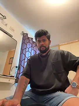 Snapshot of CrazyShashank chatting on 09-29-25, 08:21 CrazyShashank online show from 09-29-25, 08:21