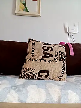 Snapshot of Omexochitl chatting on 10-24-25, 07:24 Omexochitl online show from 10-24-25, 07:24