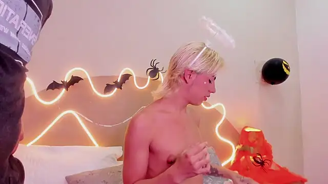 Enrrixxx  online show from 10-29-25, 12:20