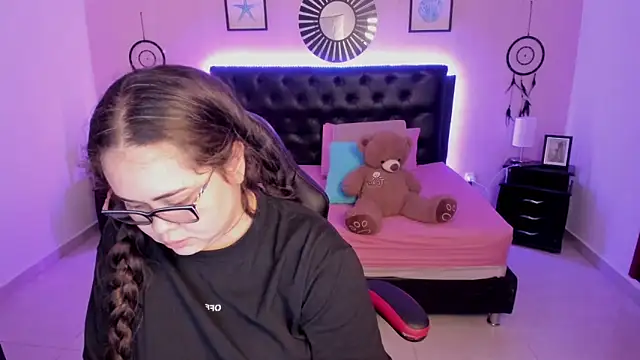 LolaVillalobos online show from 02-04-26, 12:00