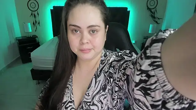 LolaVillalobos online show from 11-23-25, 01:10