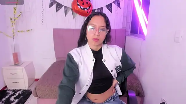 anna moon11 online show from 10-24-25, 04:55