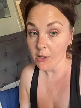 Snapshot of laceygreen chatting on 06-26-26, 06:36 laceygreen online show from 06-26-26, 06:36