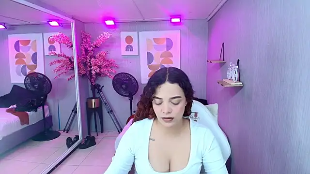 Maggy t18 online show from 04-12-26, 03:32