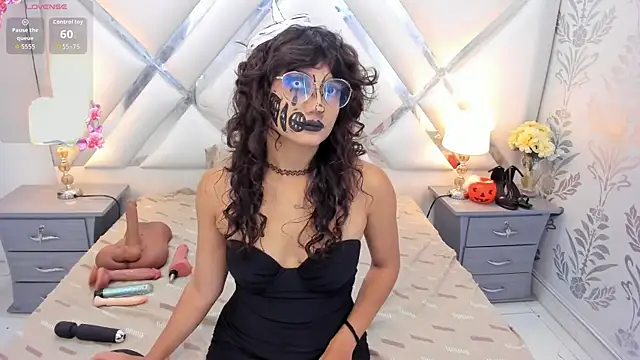 selenareyes online show from 10-29-25, 09:03