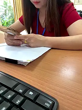 PhuongNhi21 online show from 09-10-25, 02:10