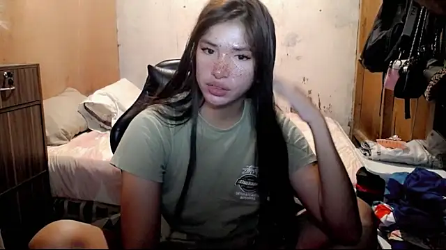 Snapshot of Cutierhyxx chatting on 05-04-26, 02:20 Cutierhyxx online show from 05-04-26, 02:20
