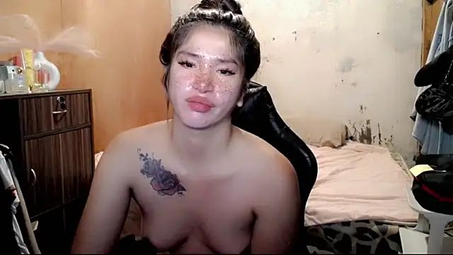 Snapshot of Cutierhyxx chatting on 05-14-26, 08:50 Cutierhyxx online show from 05-14-26, 08:50