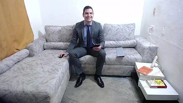 Victor Maitland online show from 10-28-25, 03:51