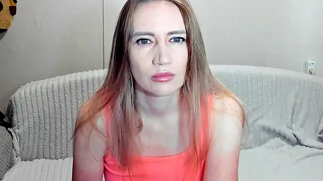 Snapshot of JessFoxxx chatting on 05-08-26, 03:43 JessFoxxx online show from 05-08-26, 03:43