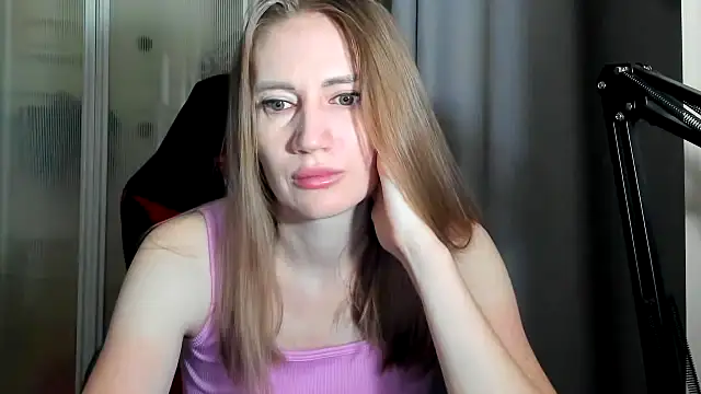 Snapshot of JessFoxxx chatting on 05-09-26, 02:48 JessFoxxx online show from 05-09-26, 02:48