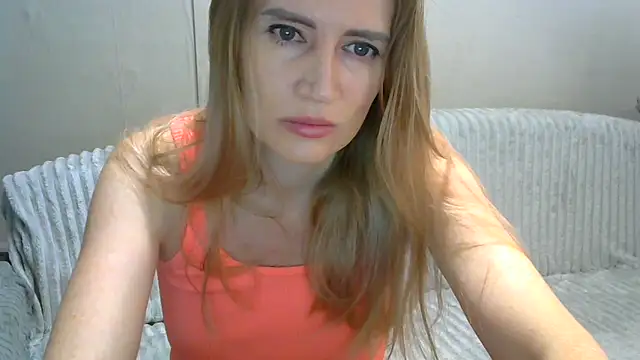 Snapshot of JessFoxxx chatting on 02-13-26, 04:01 JessFoxxx online show from 02-13-26, 04:01