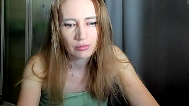 Snapshot of JessFoxxx chatting on 05-28-26, 02:08 JessFoxxx online show from 05-28-26, 02:08