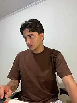 Tavinho067 online show from 04-18-26, 04:37