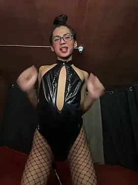 Ur latinahotpaprika online show from 10-18-25, 06:32