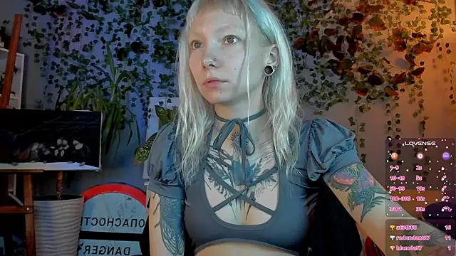 Snapshot of tattoo_art_baby chatting on 07-21-26, 04:14 tattoo art baby online show from 07-21-26, 04:14