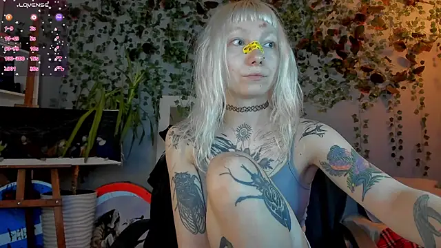 Snapshot of tattoo_art_baby chatting on 08-08-26, 05:25 tattoo art baby online show from 08-08-26, 05:25