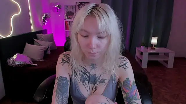 Snapshot of tattoo_art_baby chatting on 05-30-26, 01:23 tattoo art baby online show from 05-30-26, 01:23