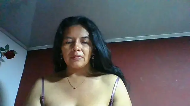 DianaOchoa  online show from 06-10-26, 04:24